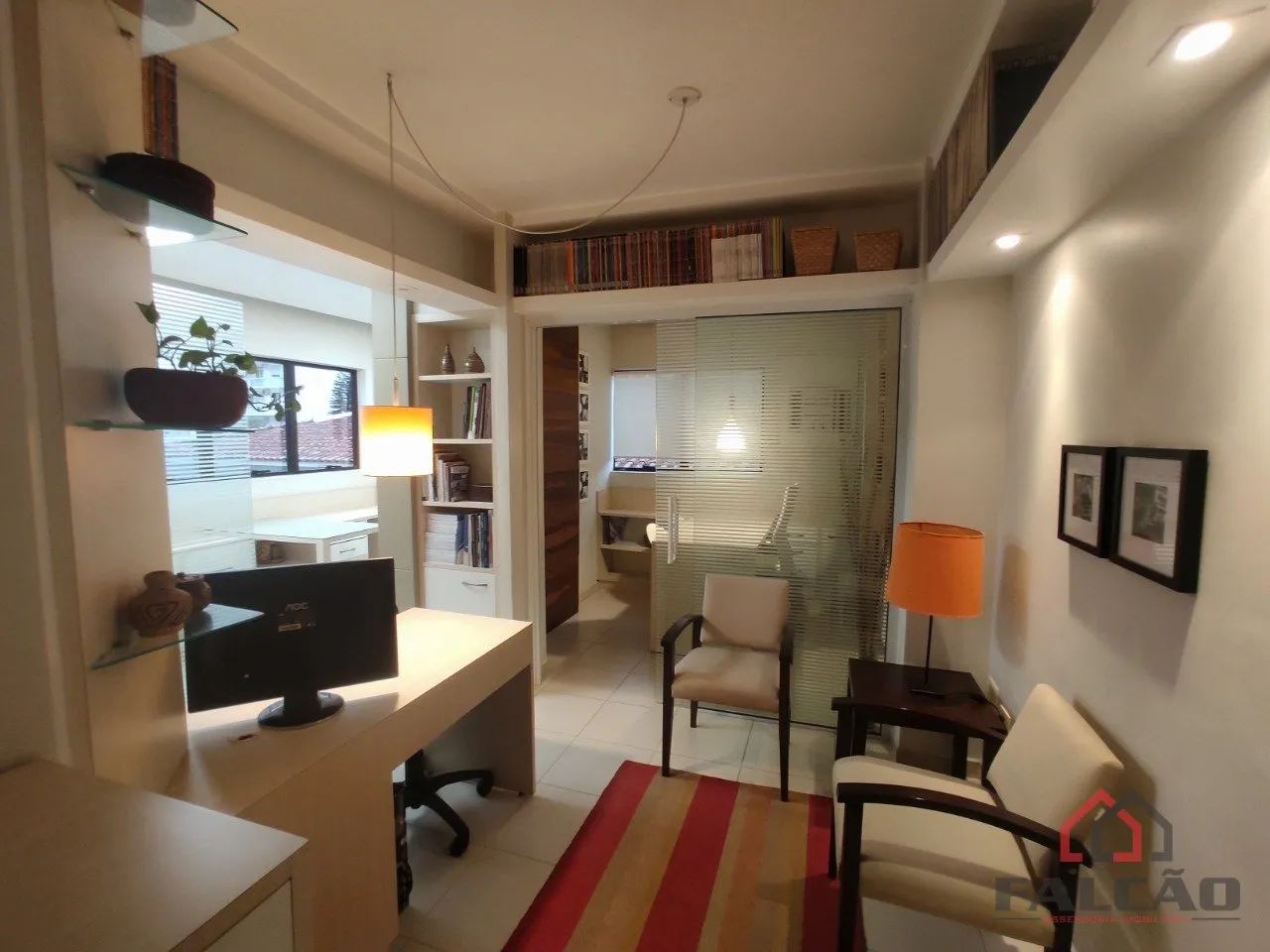 Sala Comercial para Locação no Centro - Guarujá