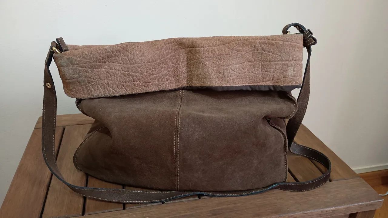 Bolsa estilo carteiro da marca Arezzo - Foto 3