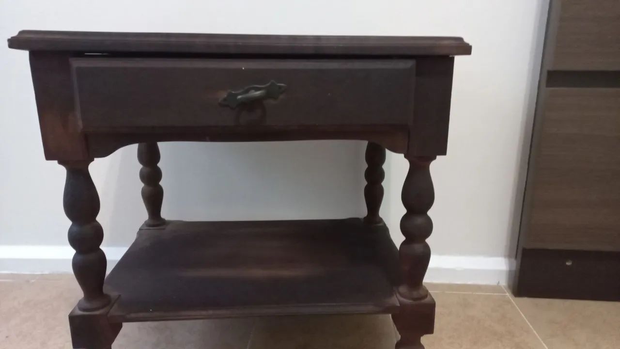 Mesa de cabeceira 