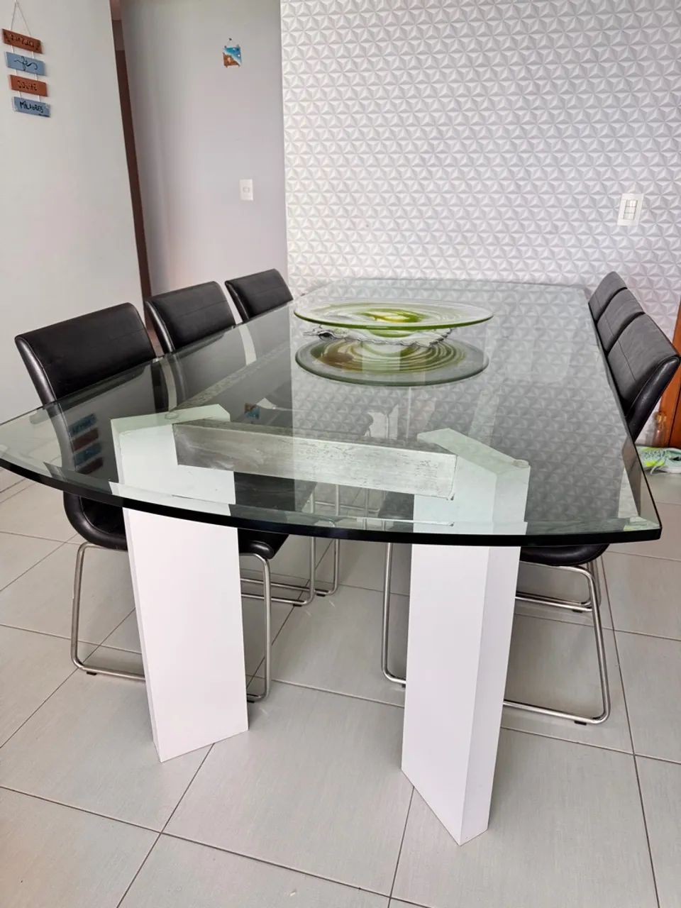 MESA DE VIDRO com 6 CADEIRAS  - Foto 2