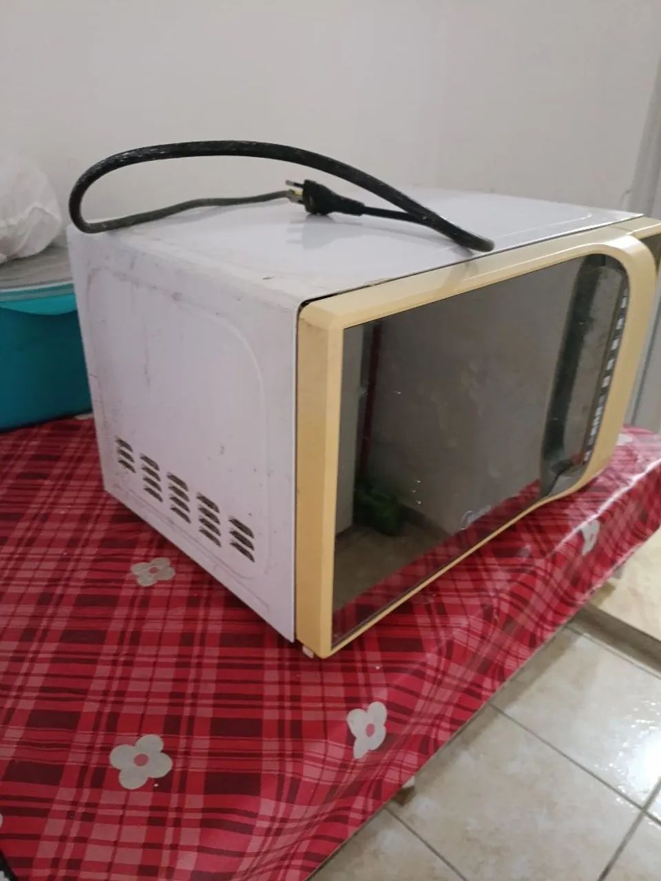 Vendo microondas da marca Midea para retirada de peças  - Foto 2