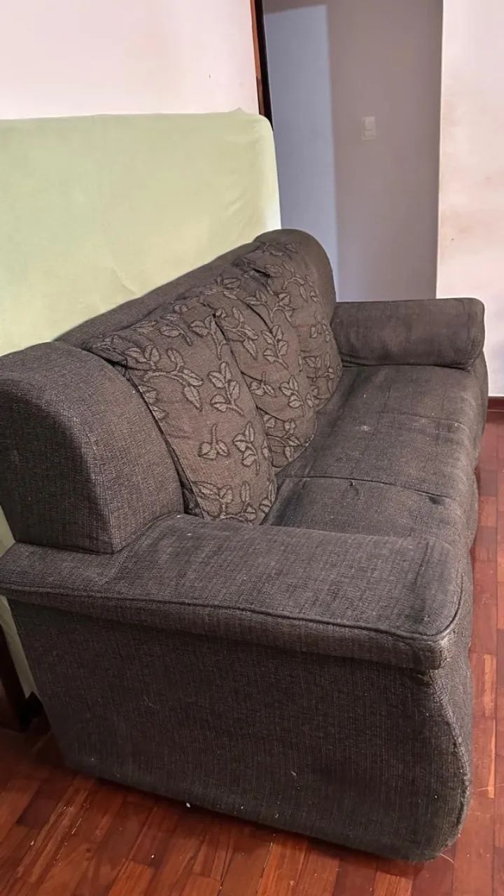 Sofá 3 lugares - confortável e resistente - Foto 4