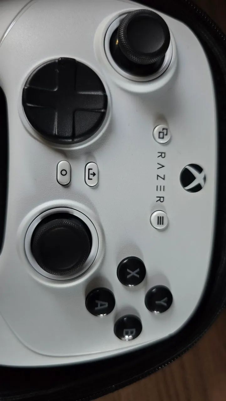 Controle Razer Wolverine V3 Pro Wireless Xbox e PC - Foto 5