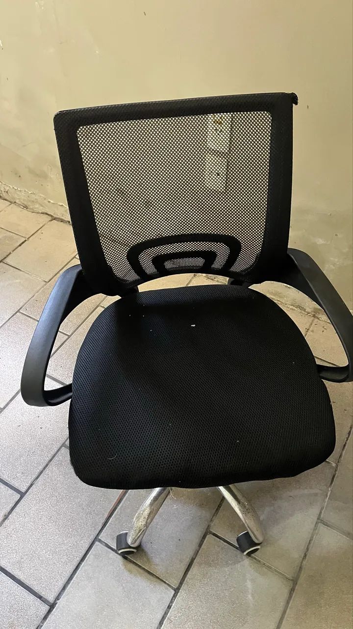 Cadeiras de escritório - são 3 - Foto 2