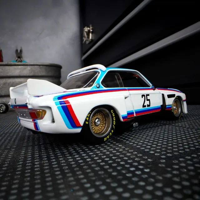 Hot Wheels Elite 64 1975 BMW 3.0 CSL Race - Hobbies e coleções