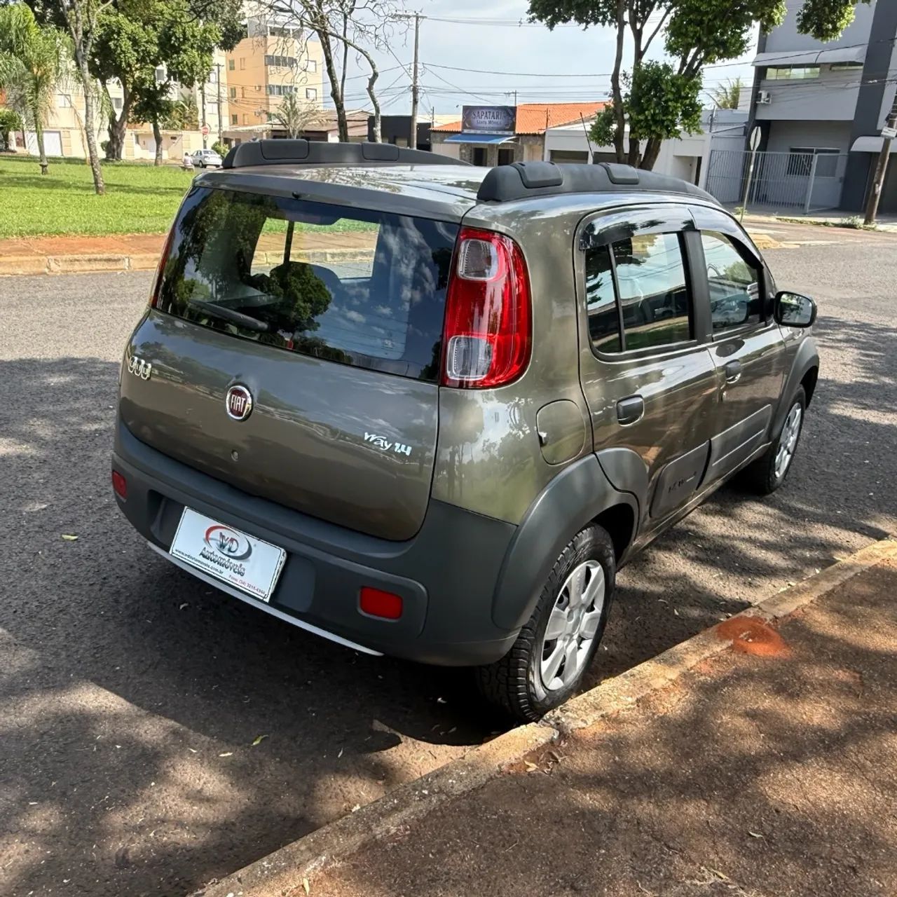 Fiat Uno WAY 1.4 EVO Fire Flex 8V 5P 2011 - Foto 4