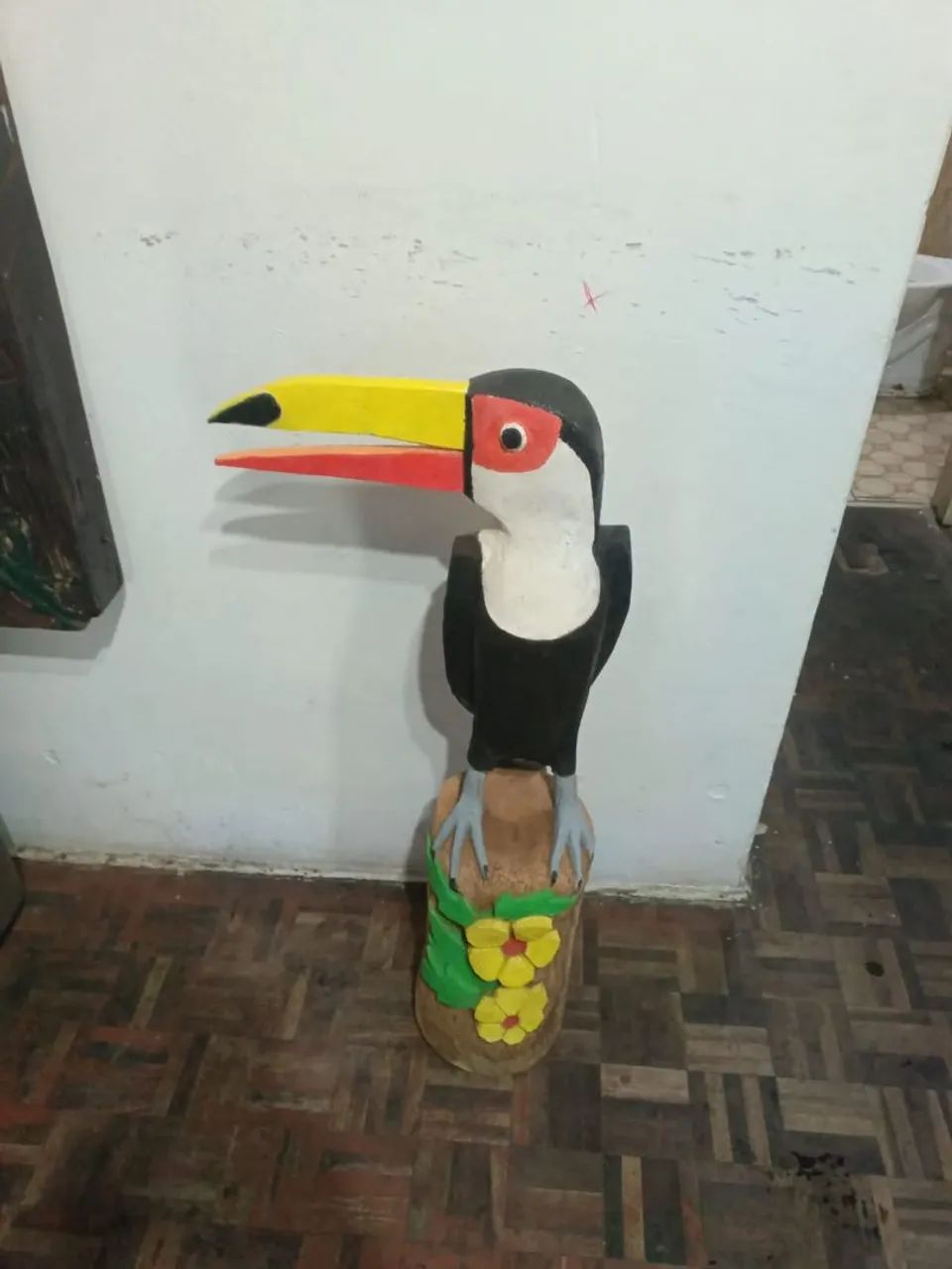 Tucano de maeira excelente pra decoração 