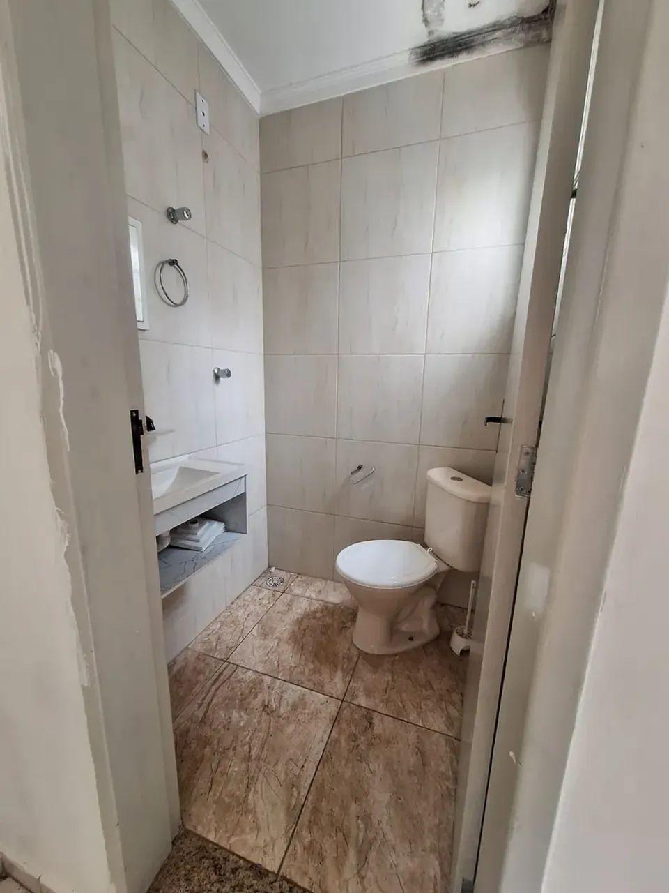SALA COMERCIAL EM FRENTE AO ASSAI DE GUAIANASES - Foto 5