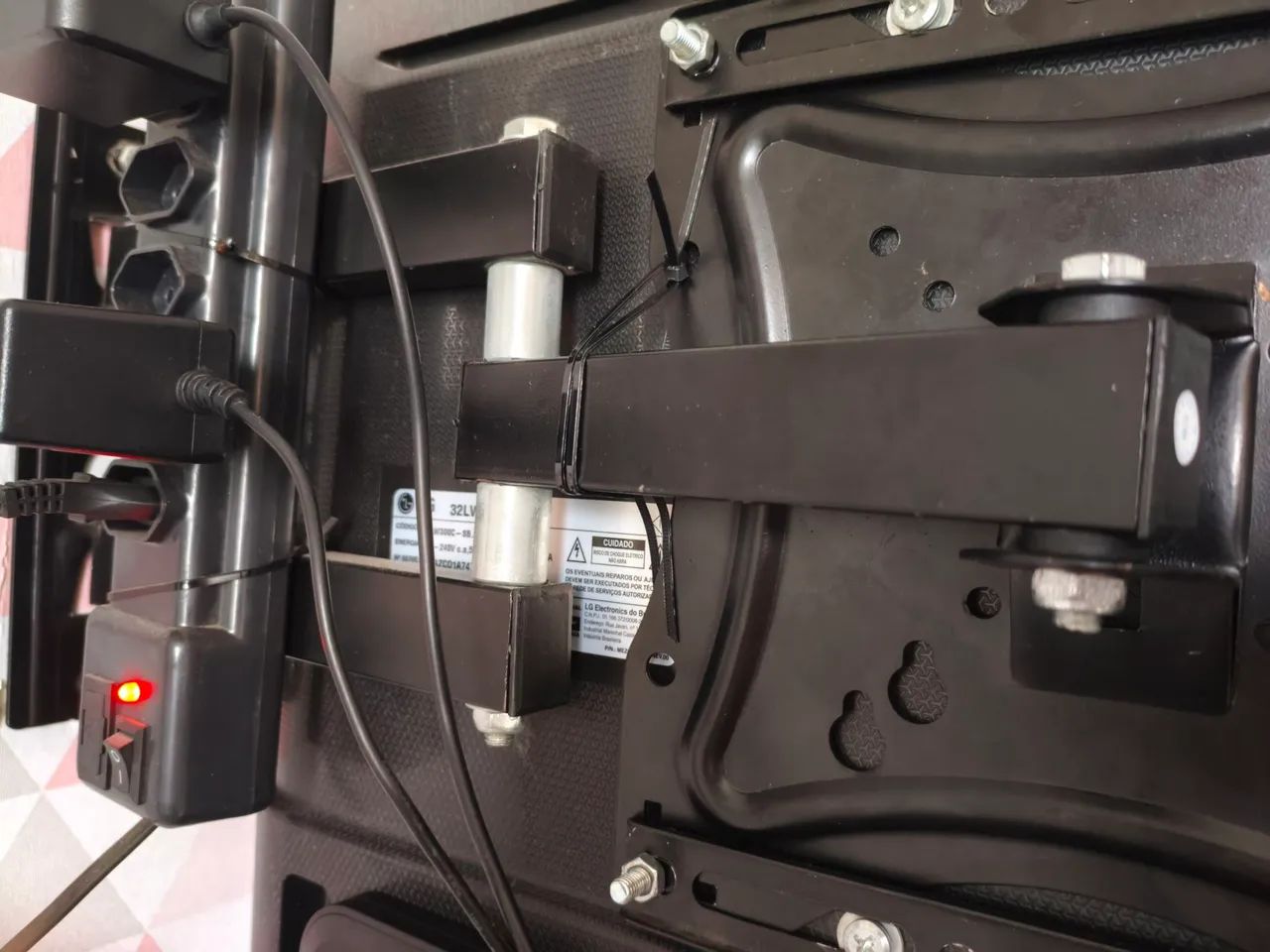 Televisor LG 32 polegadas - Foto 3