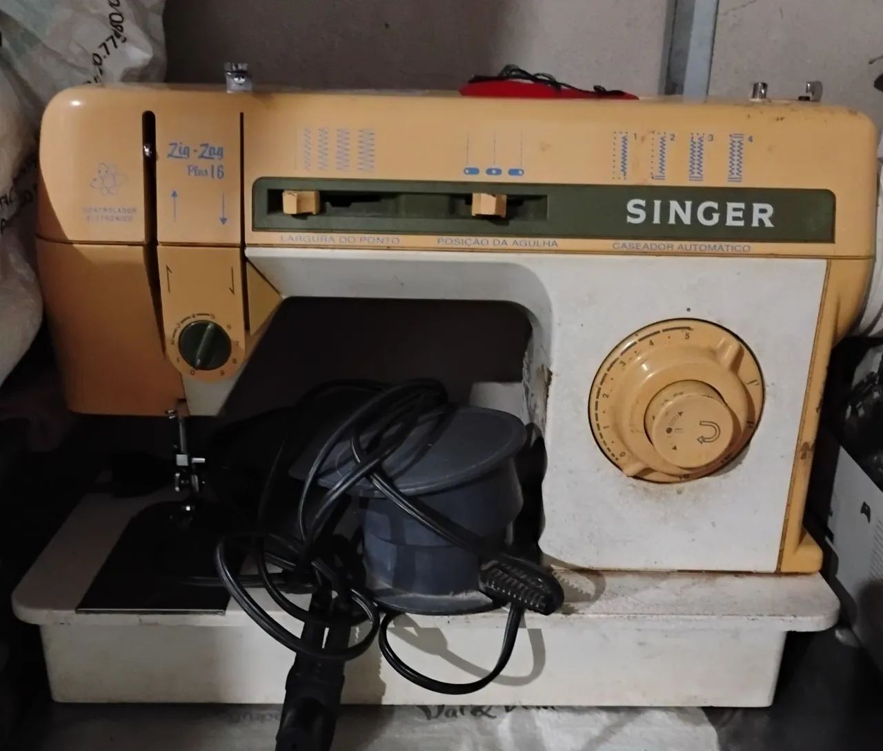 Máquina de costura Singer Zig Zag
