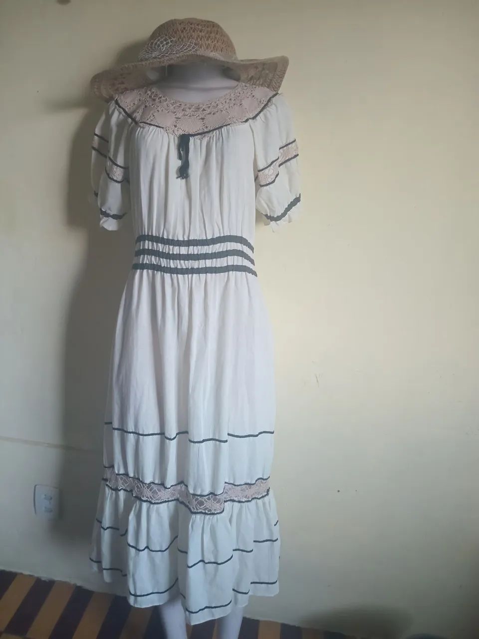 Vestido com croche 