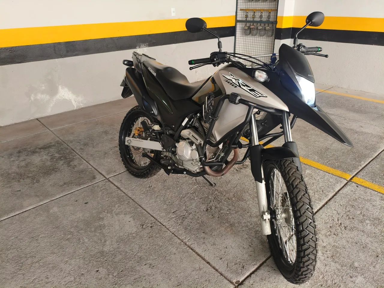 Xre300