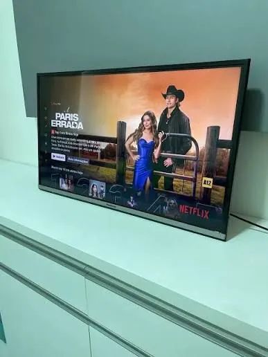 Smart tv Panasonic 32 plg com controle  - Foto 3