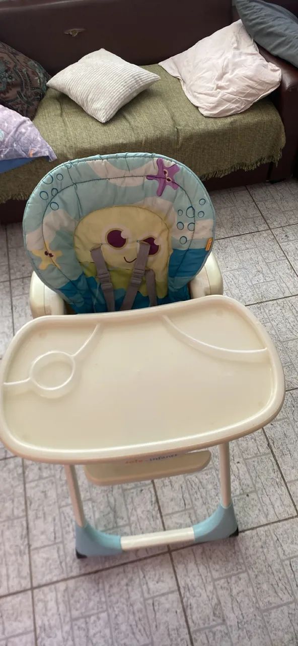 Cadeirinha de alimentação 