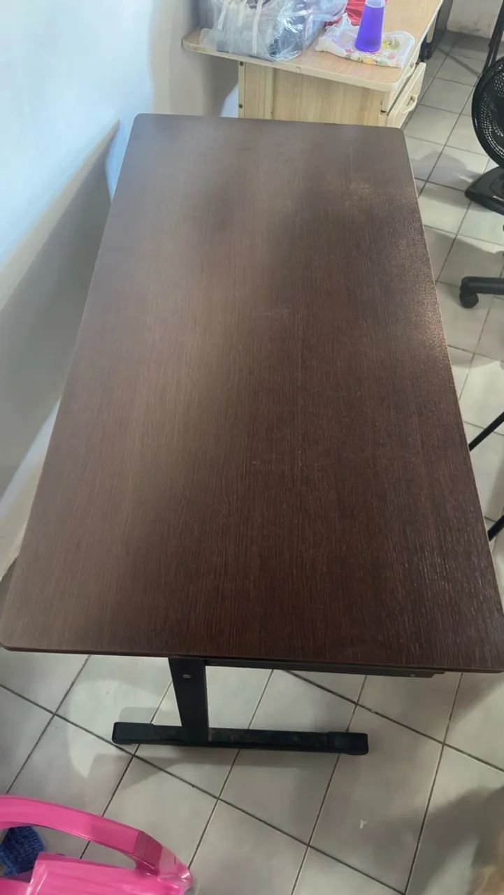 Mesa de escritório com gavetas  - Foto 3