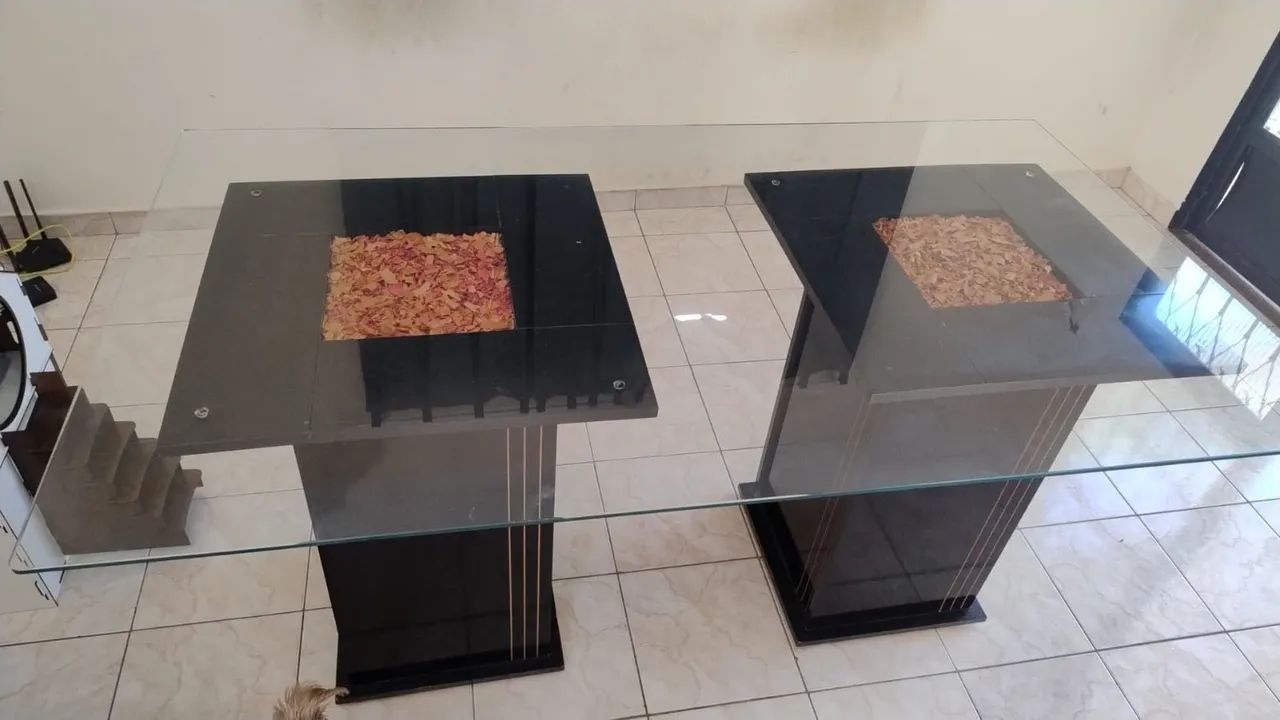 Mesa de vidro de 6 cadeiras
