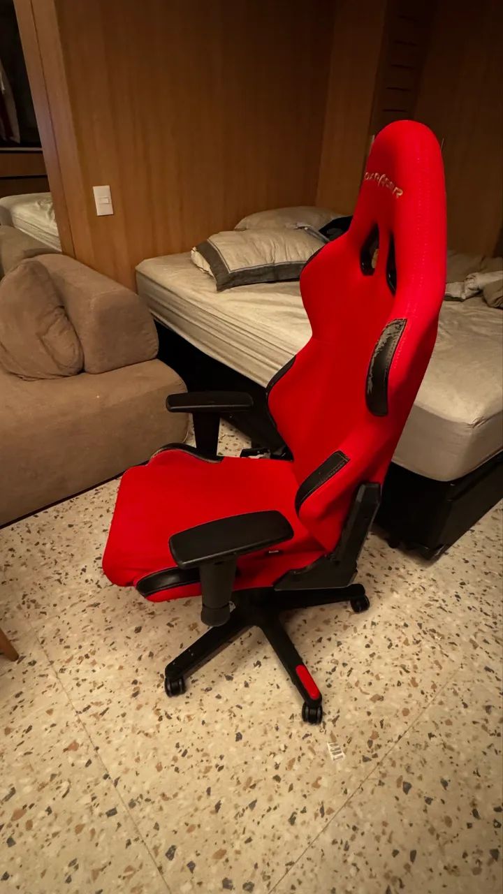 Cadeira Gamer Vermelha de Tecido DX Racer - Foto 2
