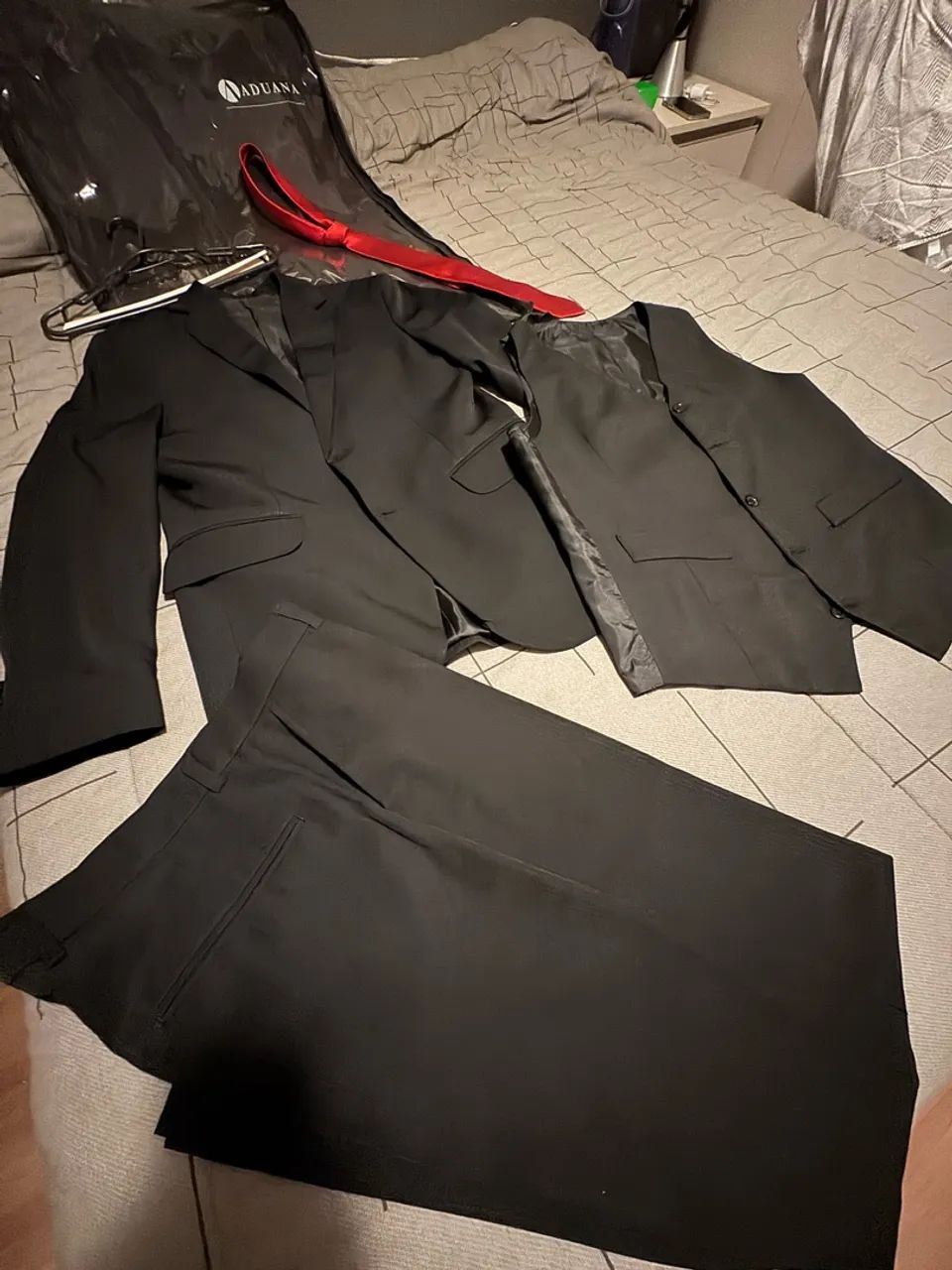 Terno Aduana com colete e gravata