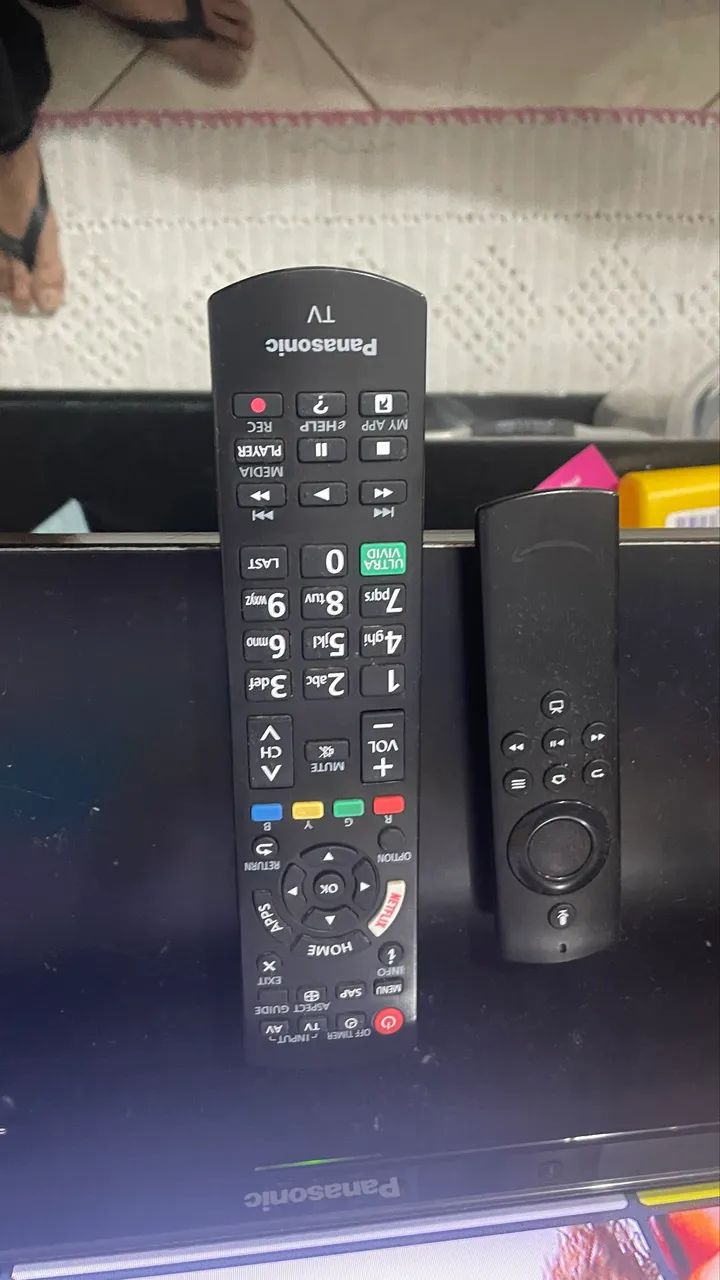 Tv Panasonic de LED LCD de 40 polegadas, com fire stick.