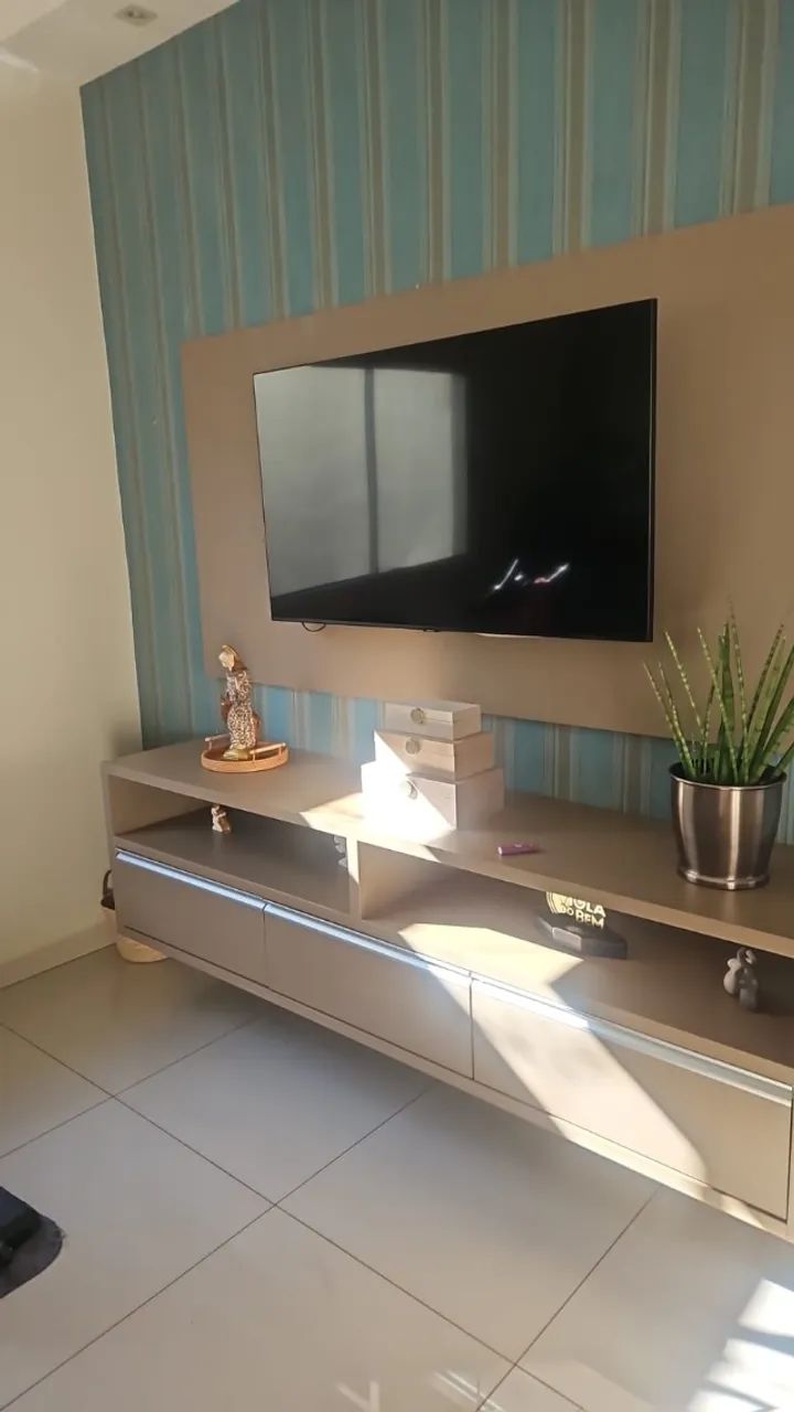 RACK DE SALA SUSPENSO COM PAINEL