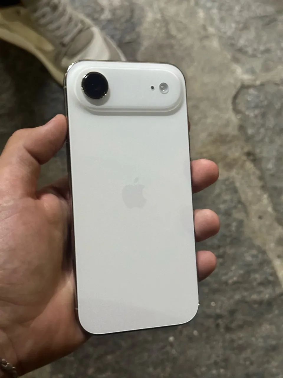 iPhone 17 air bat 94