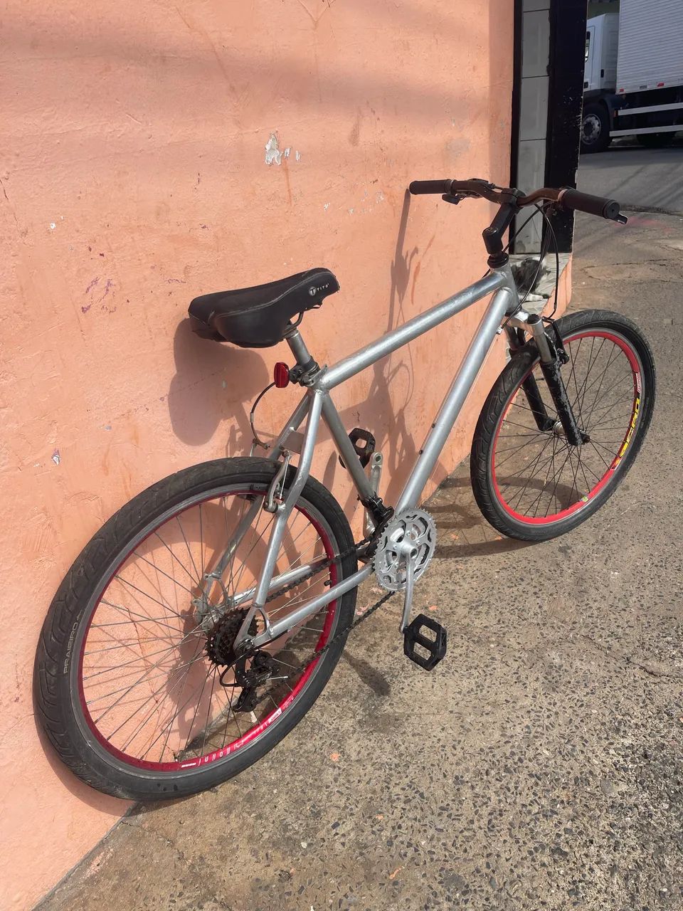 Bicicleta aro 26 Alumínio  - Foto 3