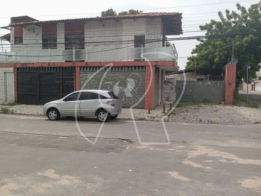 Terreno de 427,50 m2 com prédio na Rua Barão de Aracati, Joaquim Távora