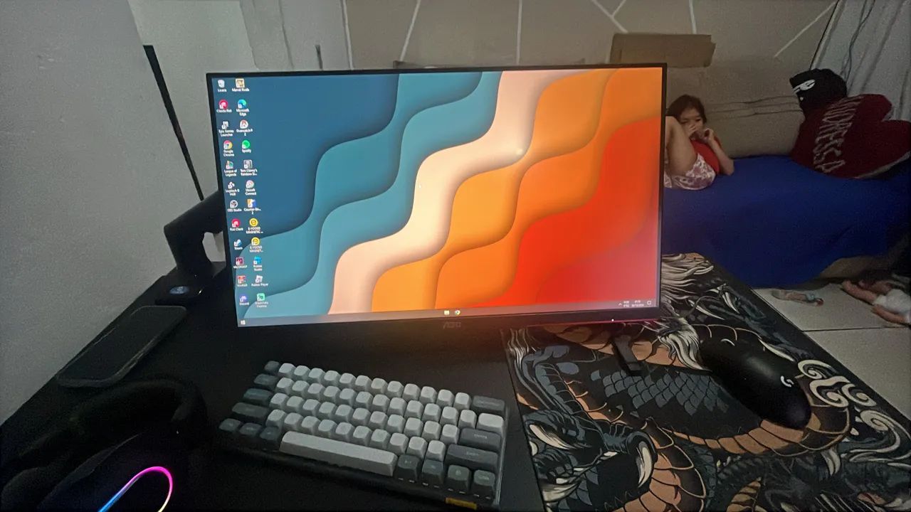 Monitor AOC Destiny 240hz  0.5 ms - Foto 4