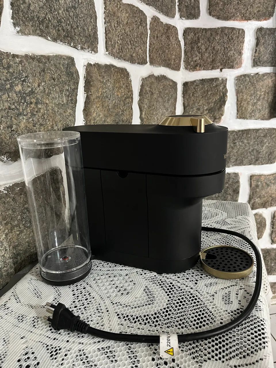 Nespresso Vertuo Pop+ Preta e Dourada - Seminova - Foto 2
