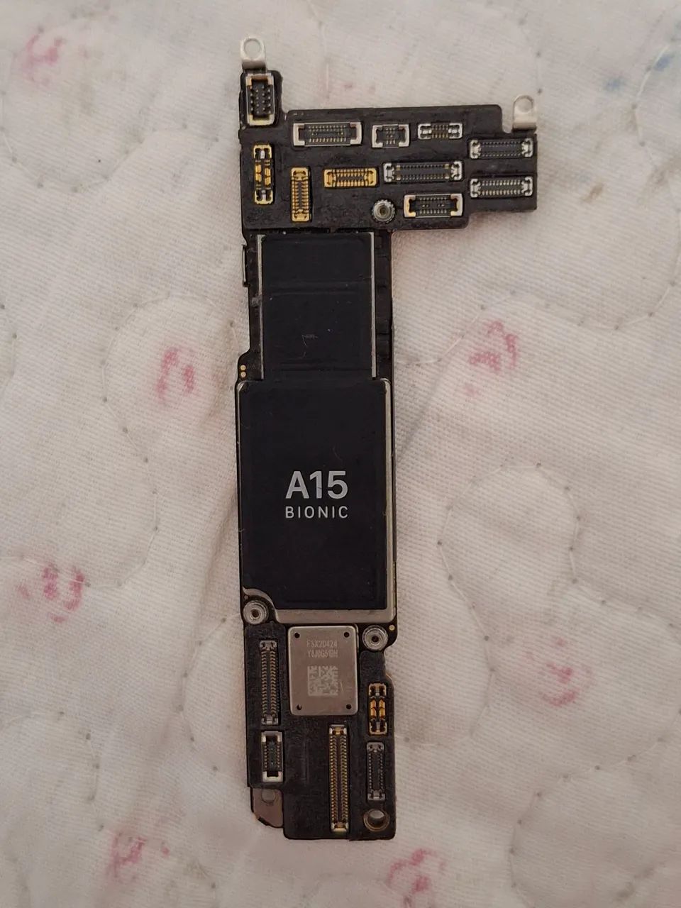 Placa mãe iphone 13