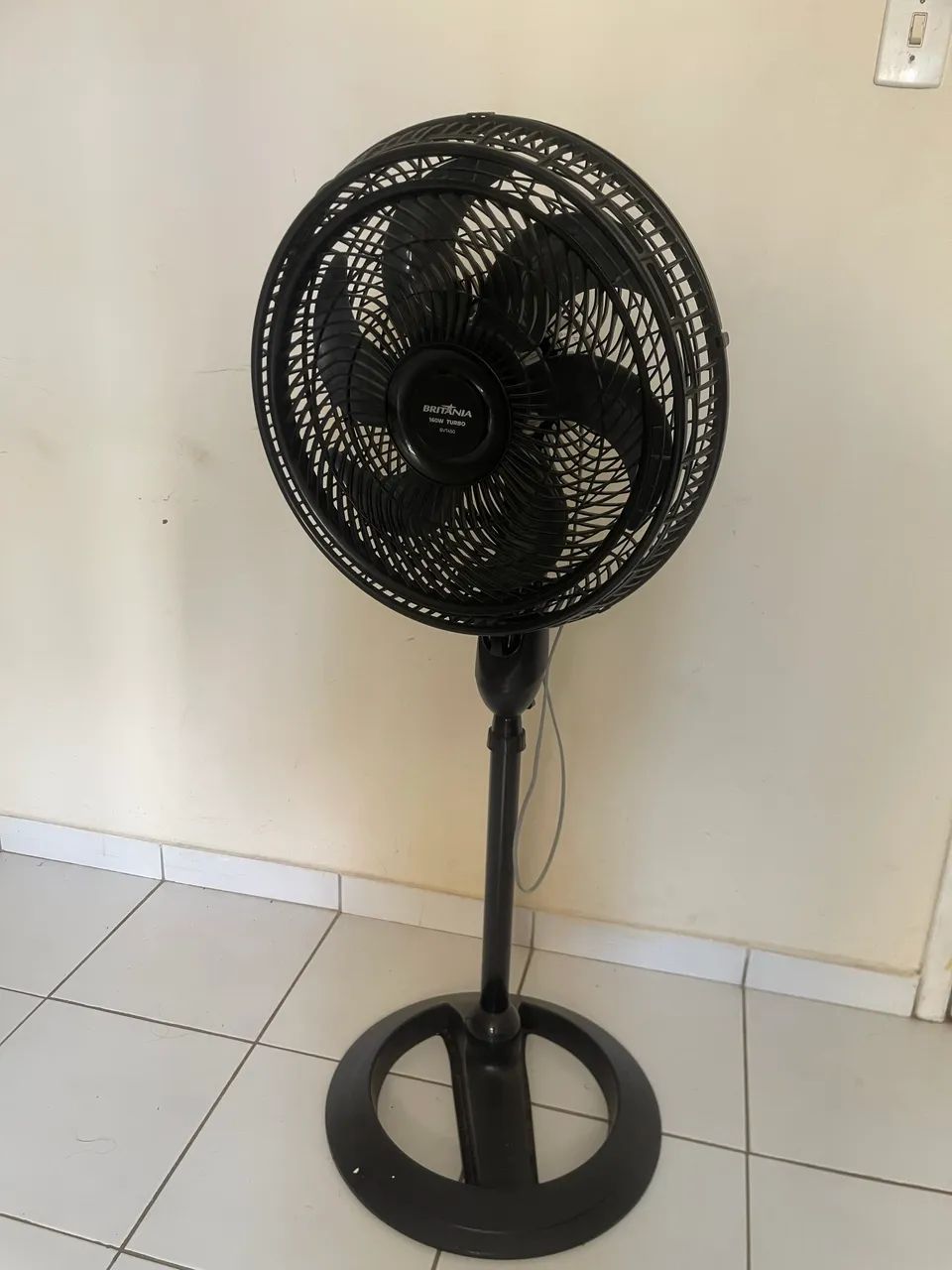 Ventilador Britânia 220V com defeito - Foto 3