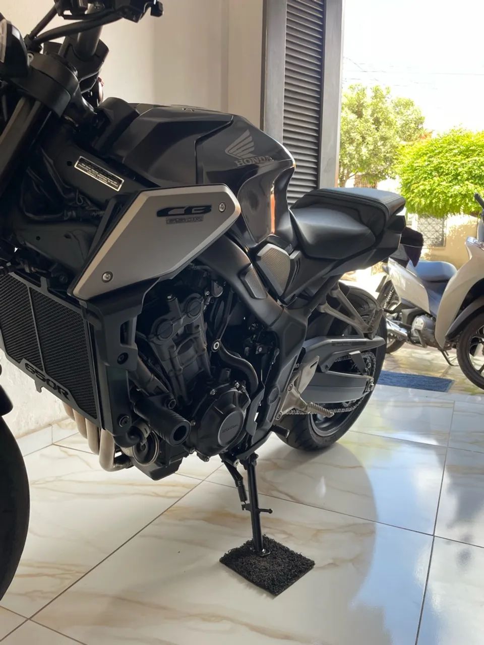 CB 650r - Foto 2