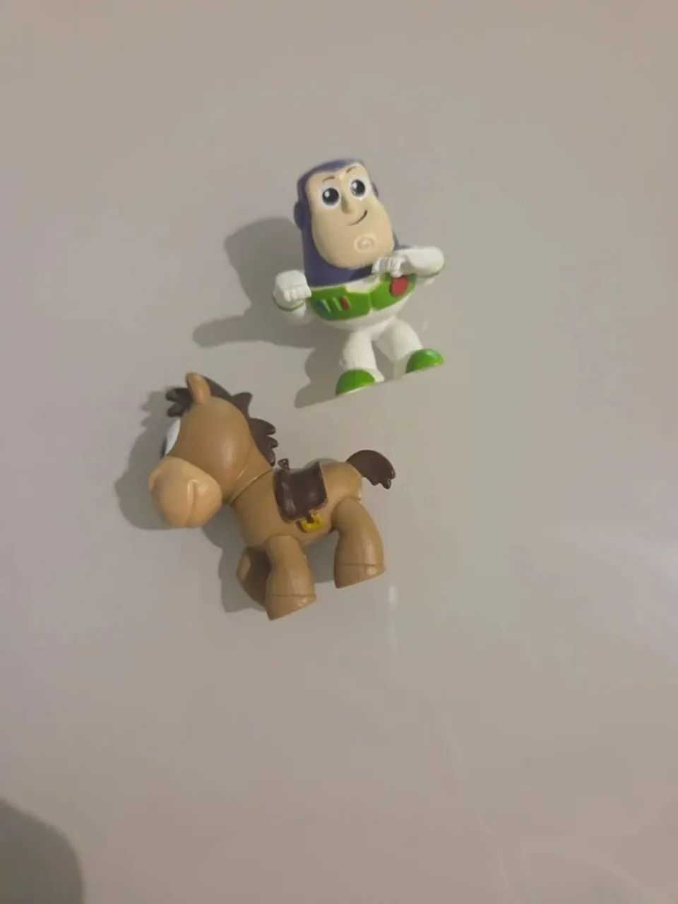 miniaturas disney toy story buzz e bala no alvo