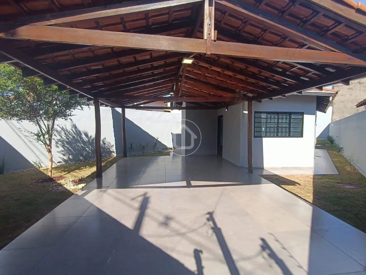 CASA COM PISCINA E PLACA SOLAR - Foto 2