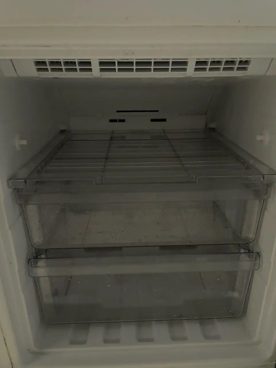 Vende-se geladeira cônsul 2 portas frost free com freezer embaixo  - Foto 4