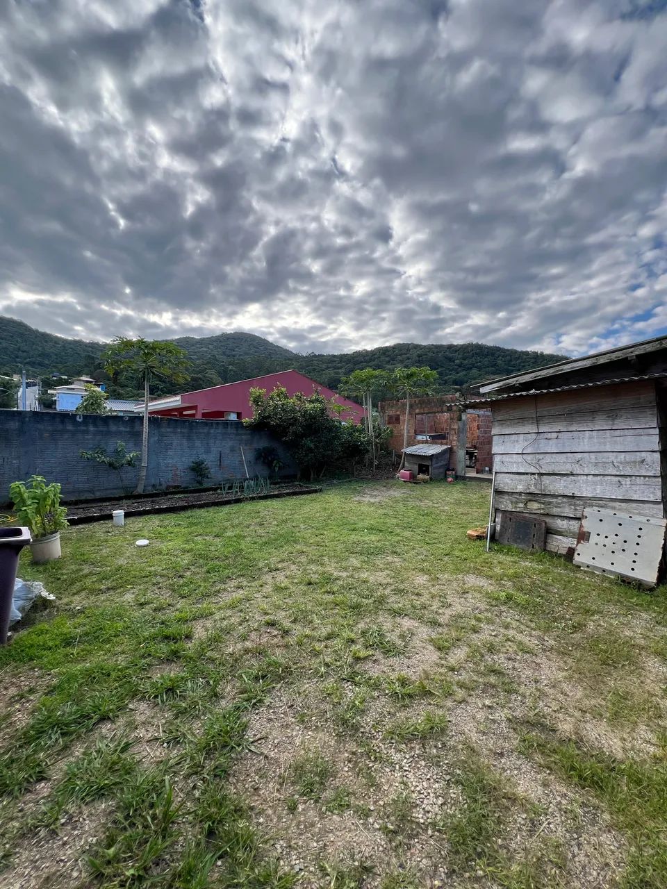 Terreno murado, com IPTU, água e luz ligada! Armação . - Foto 2