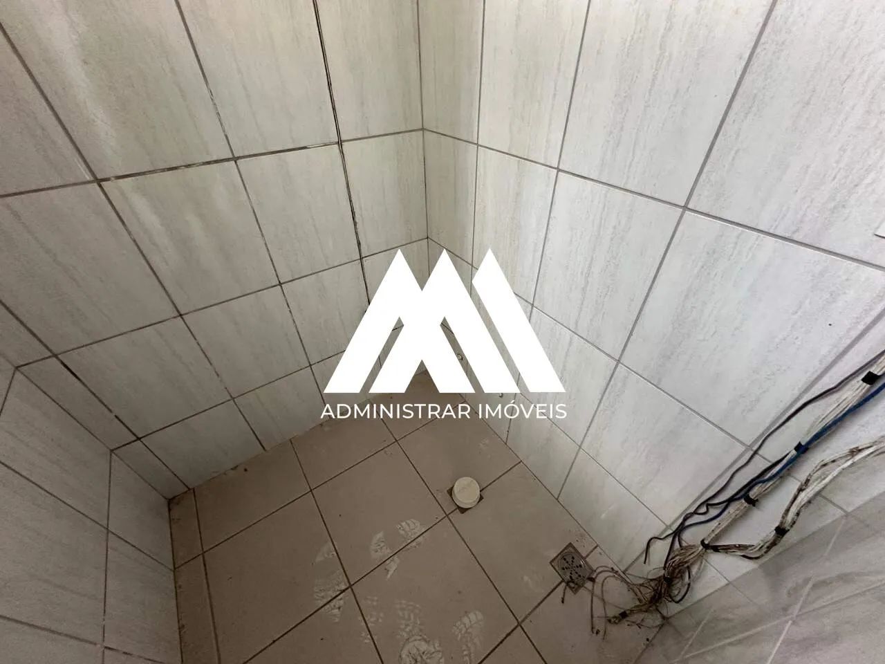 Alugo loja comercial em Itaúna com excelente localização! - Foto 3