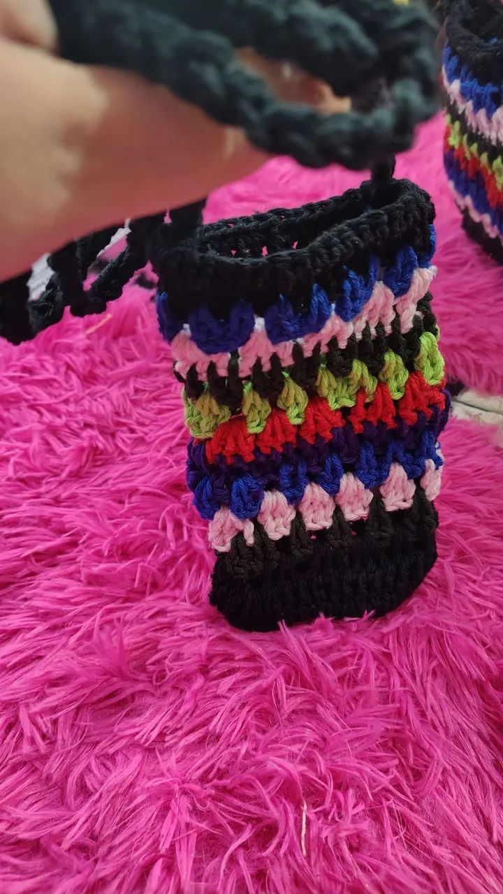 ACEITO ENCOMENDAS 20,00! BOLSINHA DE CROCHÊ! 