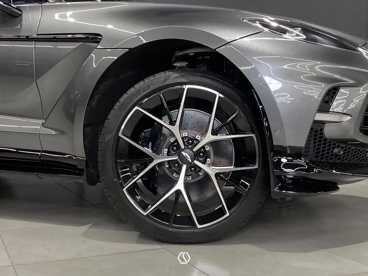 Aston Martin DBX 707 4.0 V8 707cv, foto 8 de 20