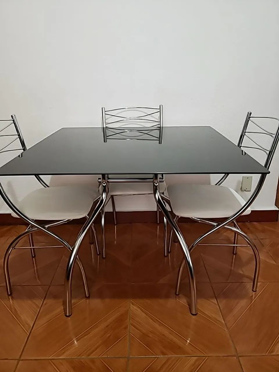 Mesa com duas cadeiras  - Foto 2