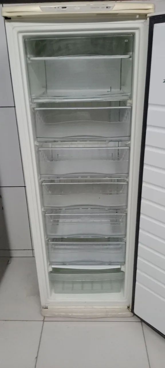 Vende um freezer vertical  - Foto 2