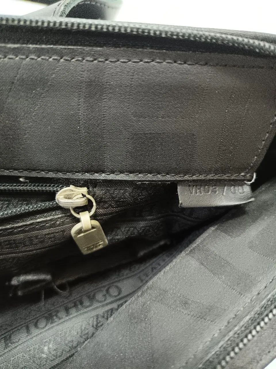 Bolsa preta Victor Hugo  - Foto 5