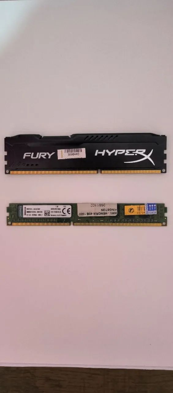 2 Memórias RAM 4GB CADA DDR3 - KINGSTON E HYPERX