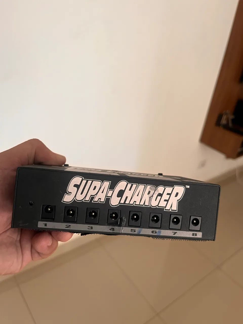 Fonte isolada BBE SUPA CHARGER