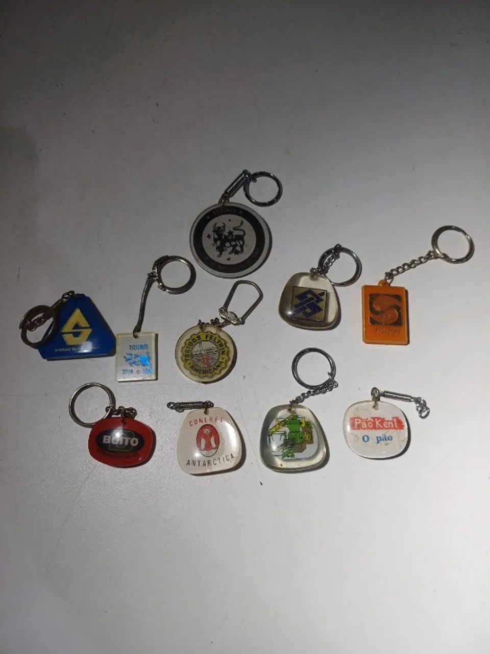 Lote chaveiros colecionáveis diversos 