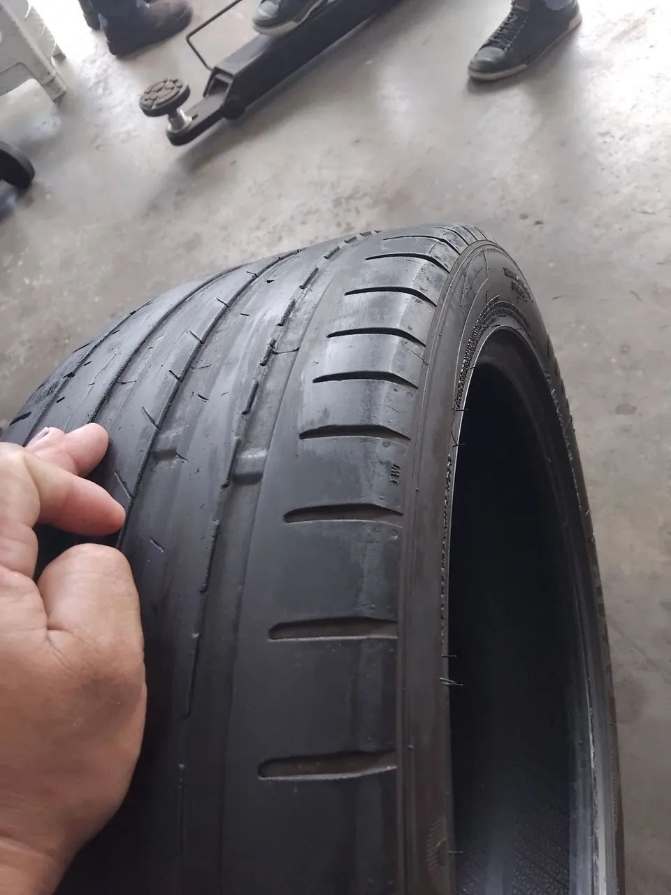 4 pneus 225/45 r18 em perfeito estado de uso - Peças para carros
