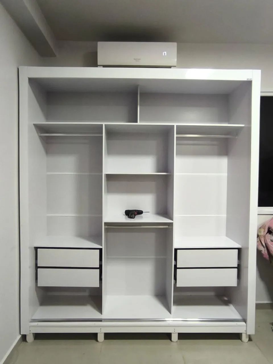 Roupeiro de Casal com Espelho Microlar_decor - Já Entrega e Monta
