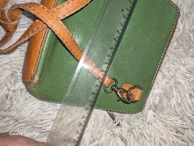 bolsa verde com detalhes amarelos - Foto 3