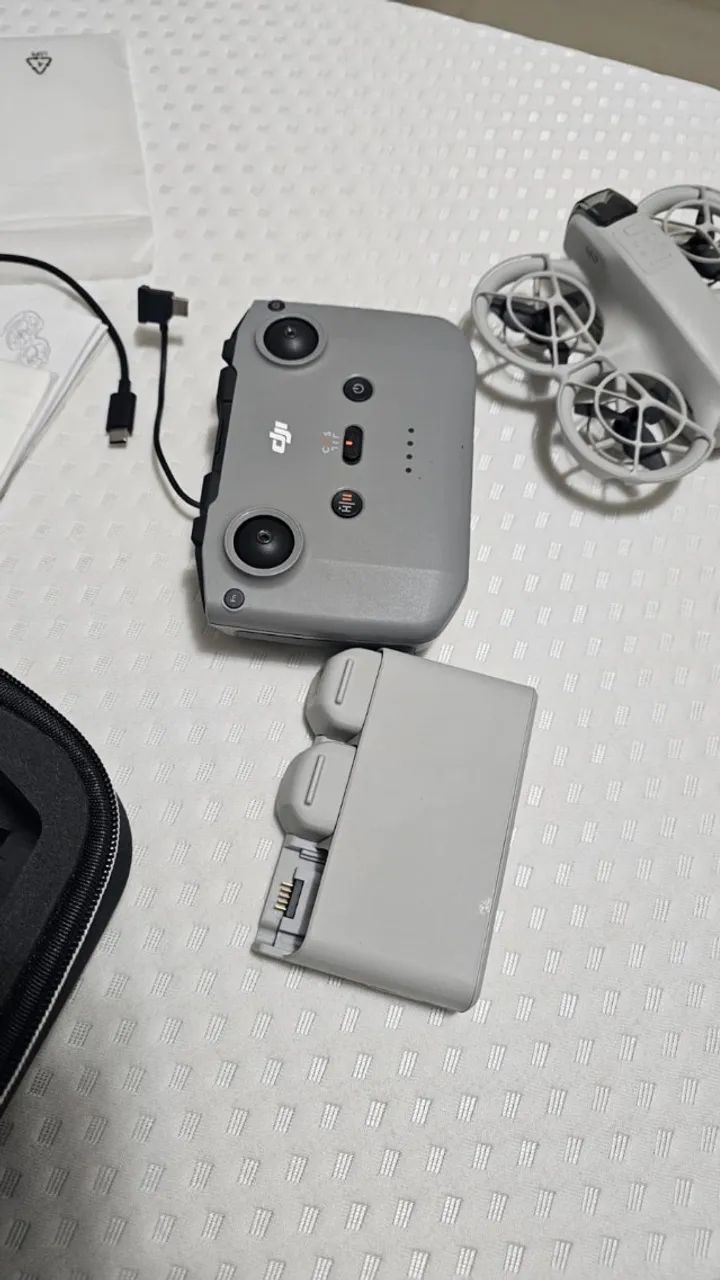 Drone Dji Neo Novo + Case + baterias extras + Controle