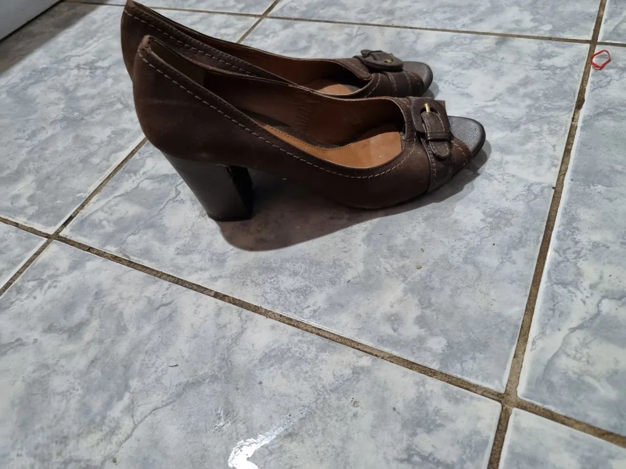 Peep toe